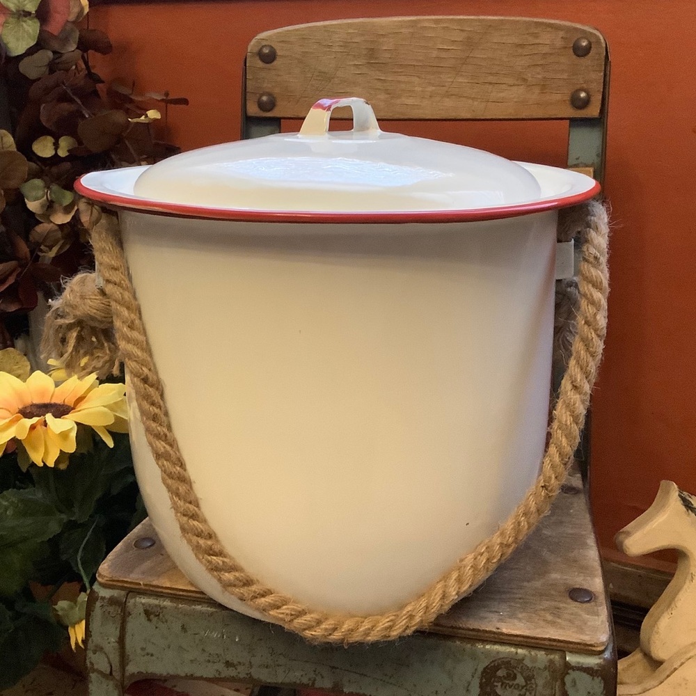 Vintage Farmhouse Enamel Pot - Picture 9 of 9